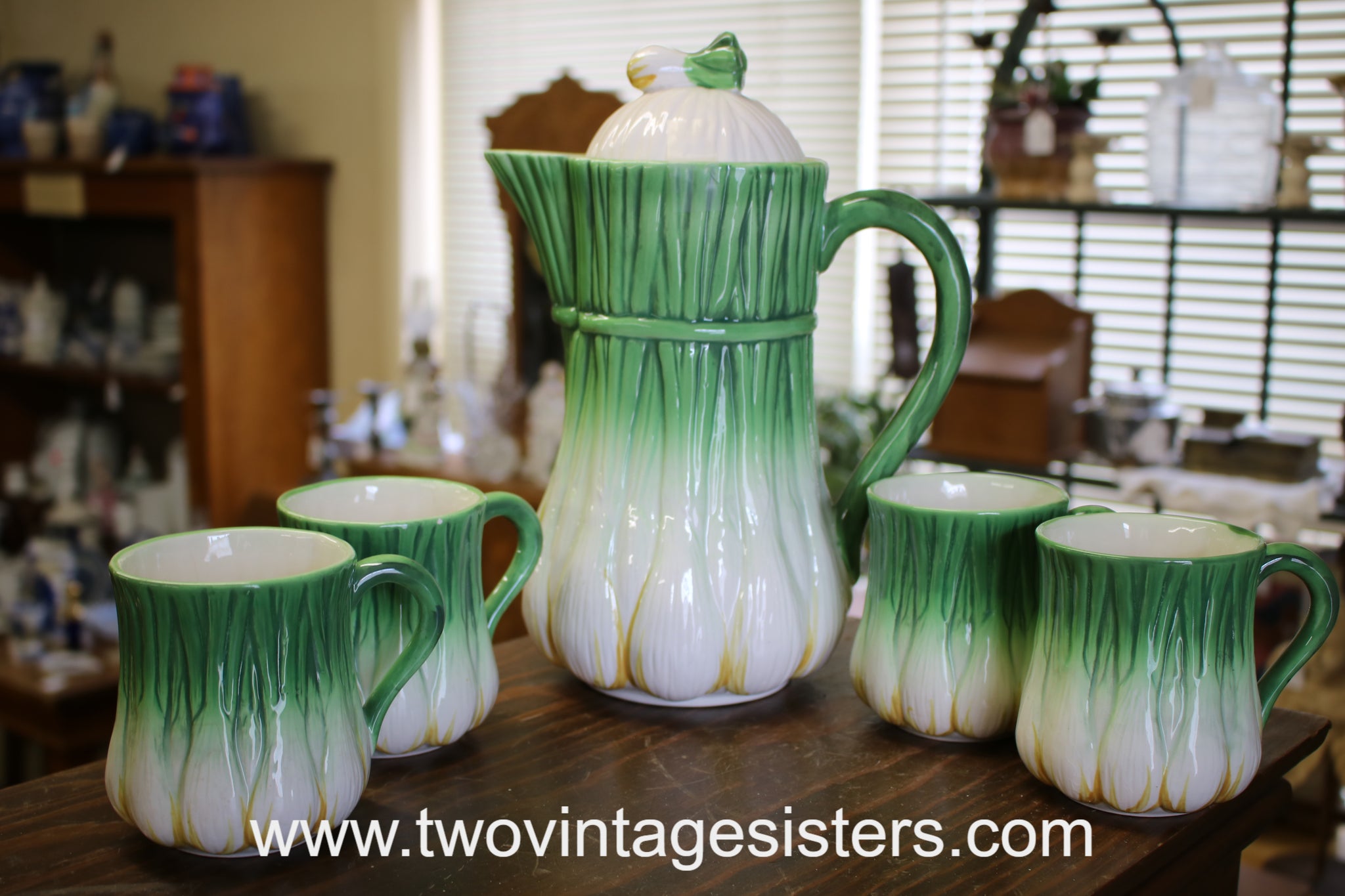 Set Georges Briard Pfaltzgraff selling Pottery USA Creamer Water Pitcher Green 131/134