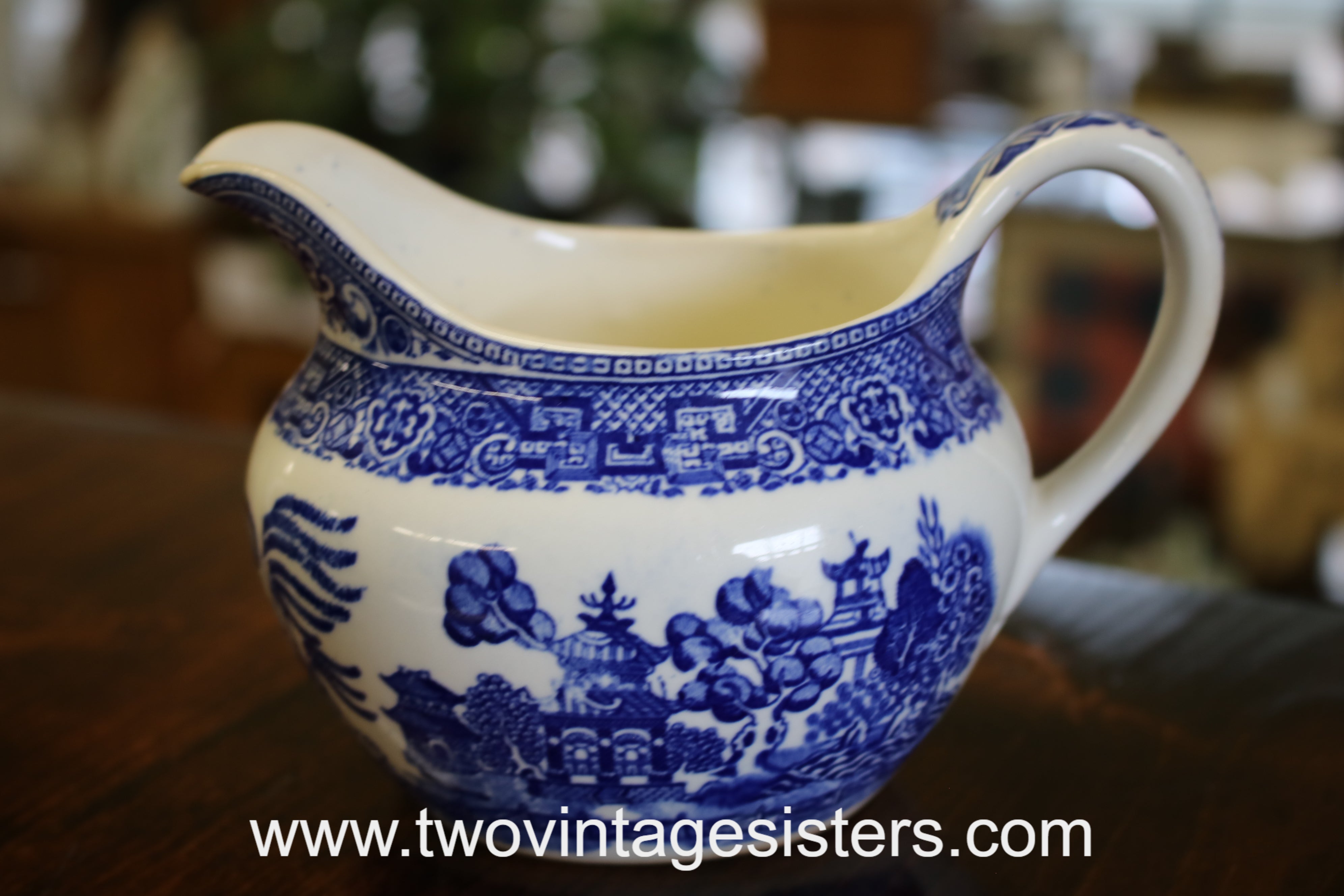 Johnson Brothers Willow Blue Creamer Pitcher Made in England /r