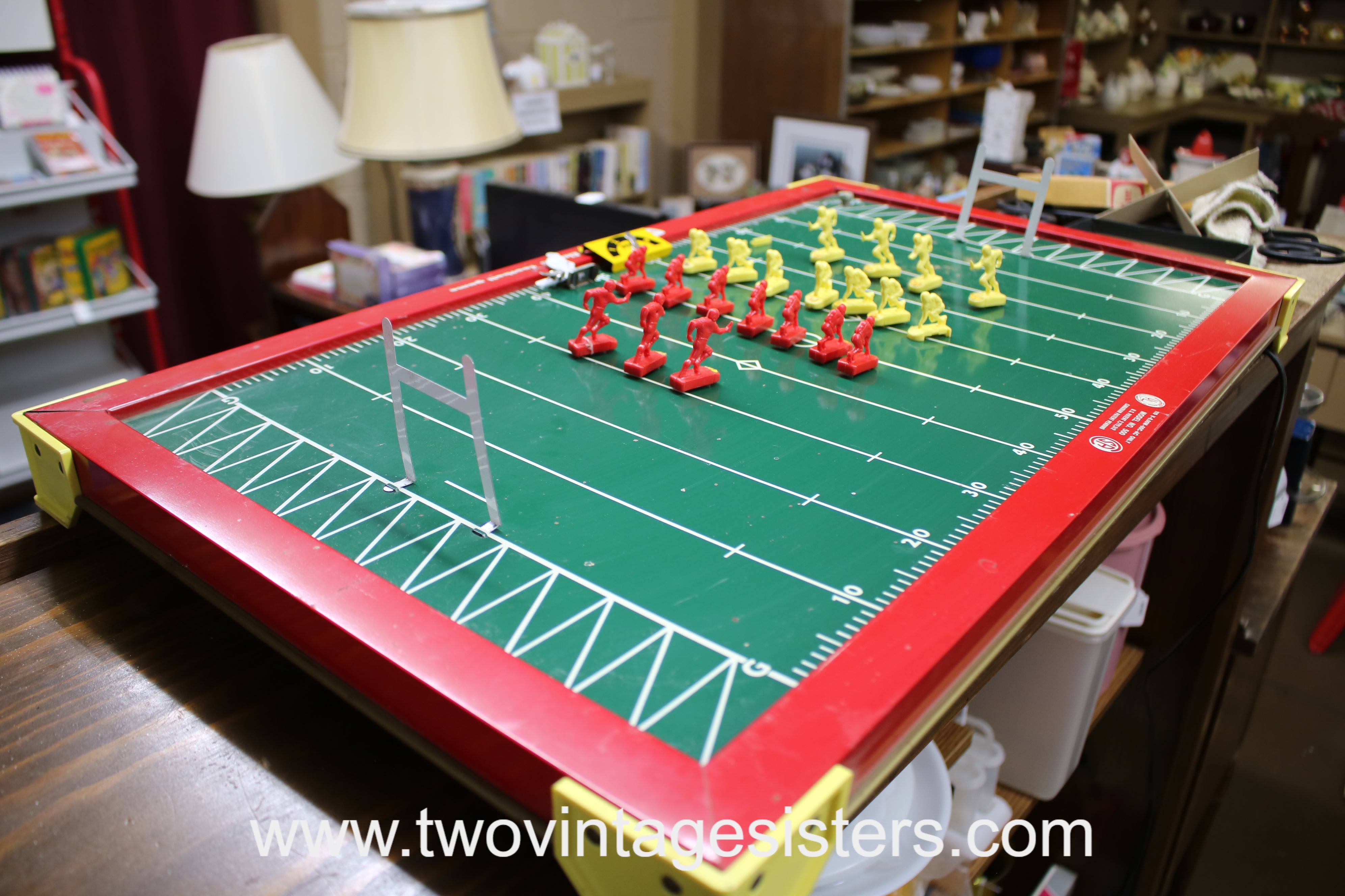 Vintage 1949 Tudor good Tru-Action Electric Football Game