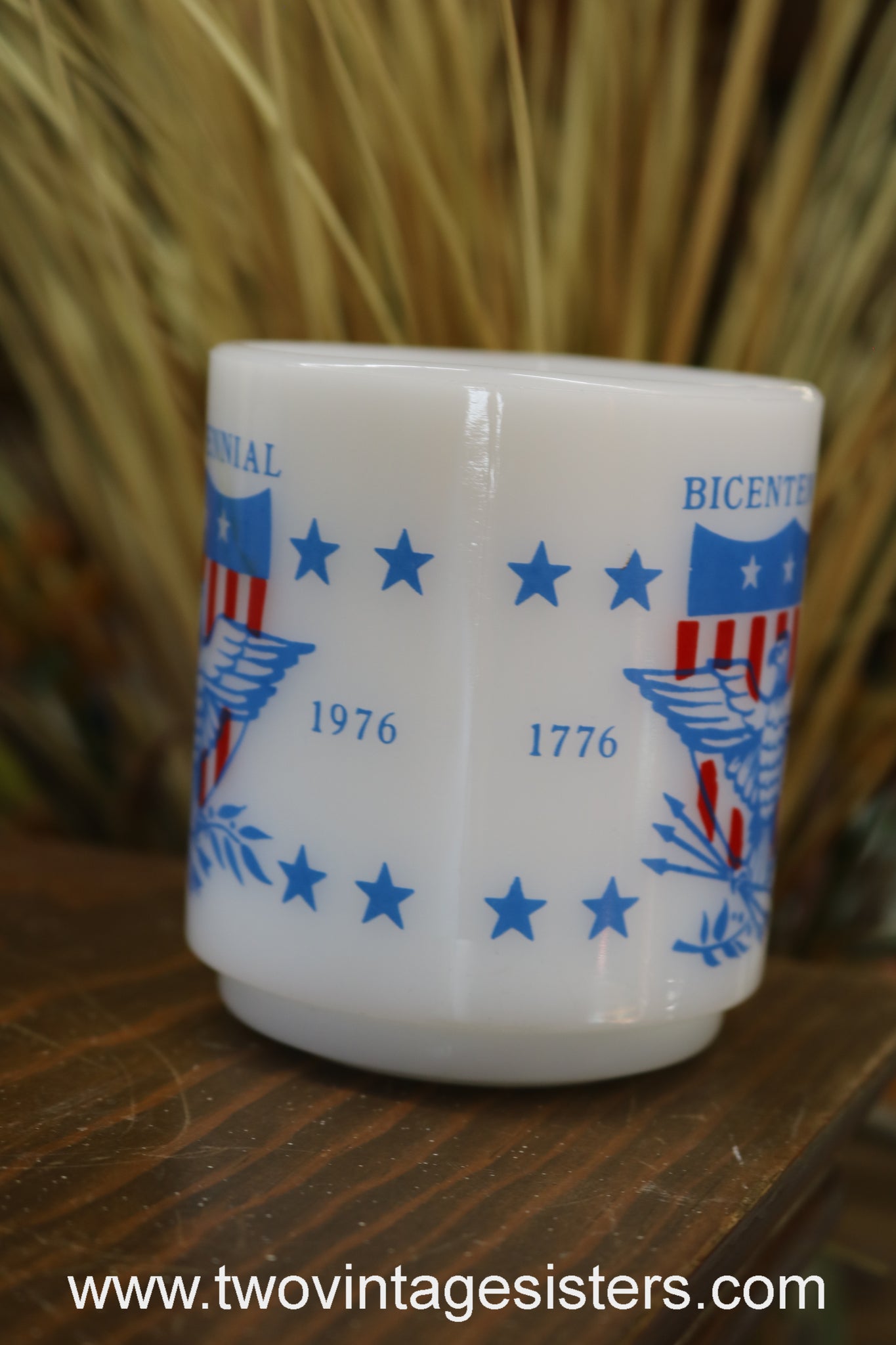 https://www.twovintagesisters.com/cdn/shop/products/GlasBake-Bicentennial-MilkGlass-CoffeeMug_6_1024x1024@2x.jpg?v=1662415197