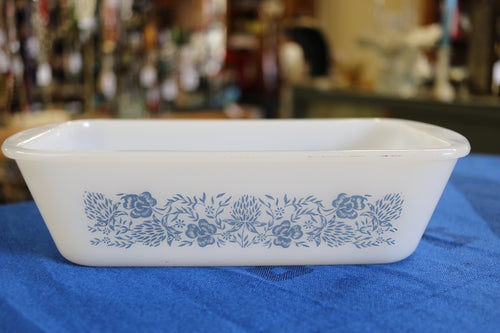 Glasbake J522 White Glass 1 1/2 Quart Loaf Pan Blue Clover Design 