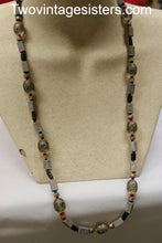 Load image into Gallery viewer, Vintage Fashion Necklace Gray Black Flower Beads
