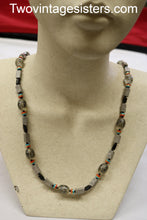 Load image into Gallery viewer, Vintage Fashion Necklace Gray Black Flower Beads
